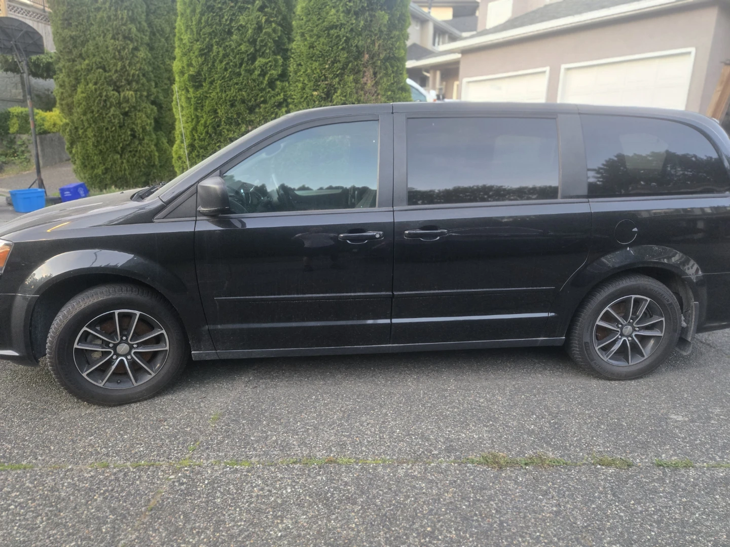 Black Dodge Grand Caravan