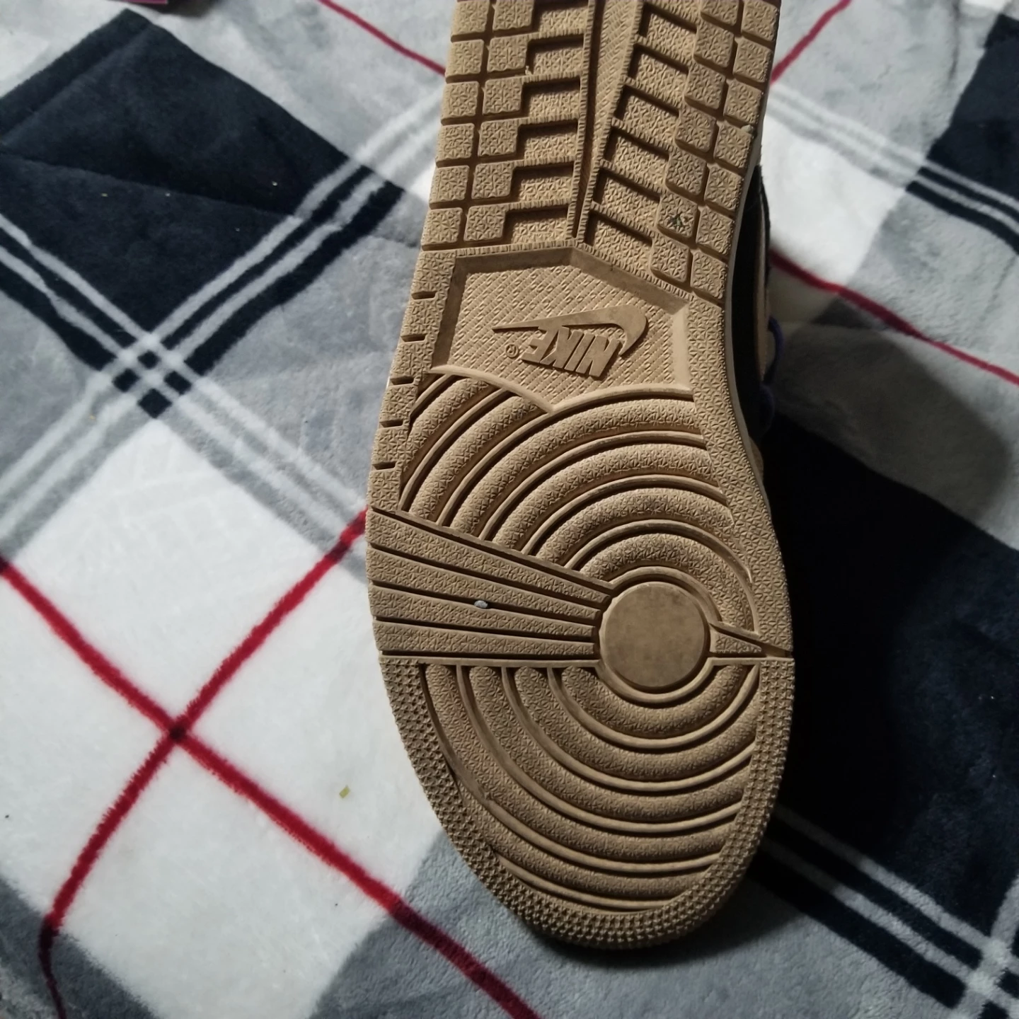 Air Jordan 1 High OG "Golden Harvest" - photo 4