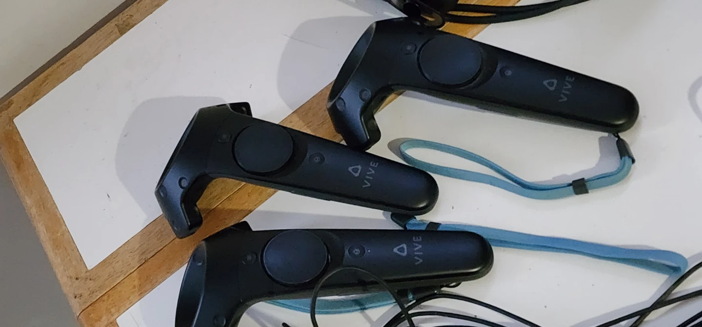 HTC VIVE Virtual Reality System generation 1 with Controllers - photo 3