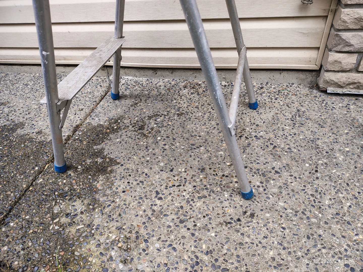 Reynolds 4ft Aluminum Folding Ladder with tray - photo 4