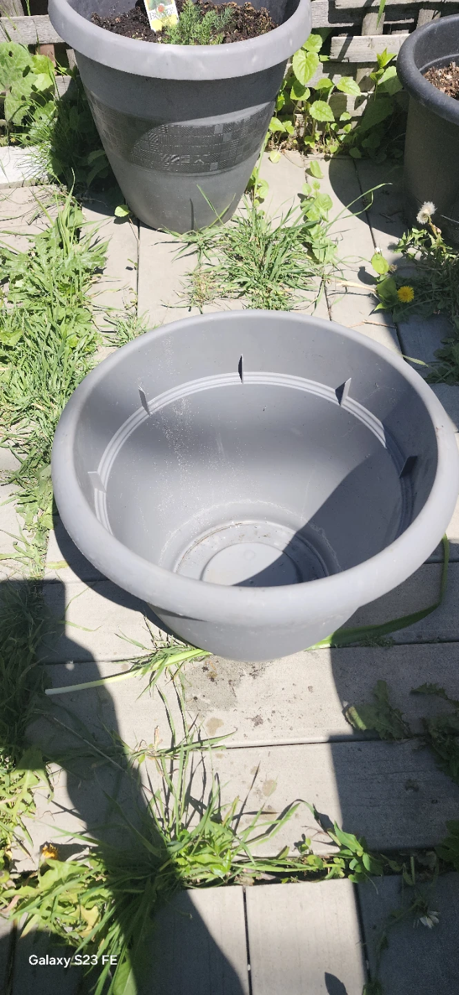 Grey Plastic Planter Pot - photo 5