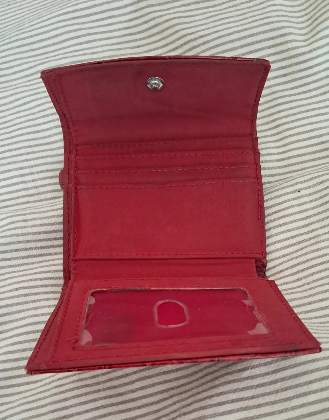 Red Croc-Embossed Tri-Fold Wallet - photo 2
