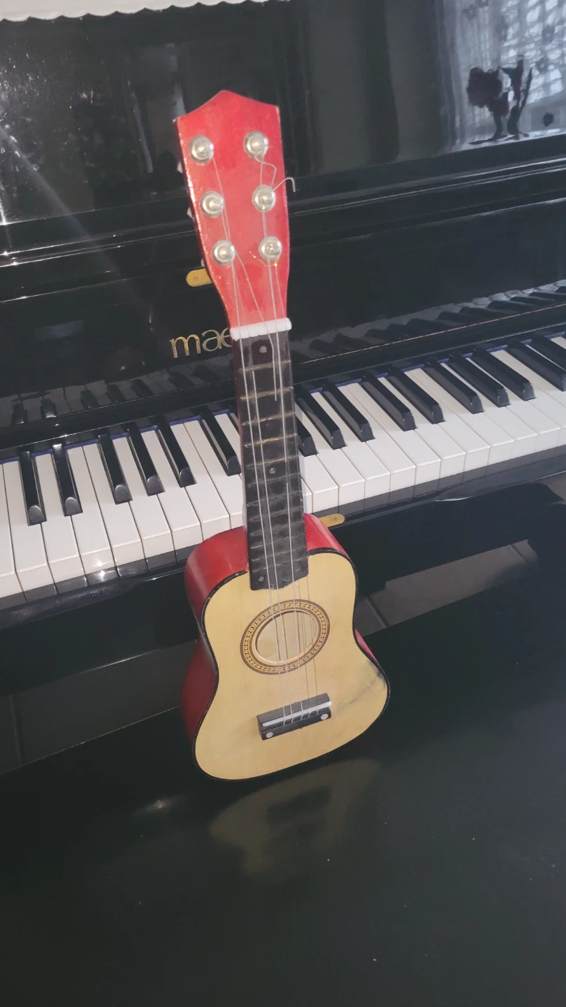 Acoustic Guitar  Wooden great condition