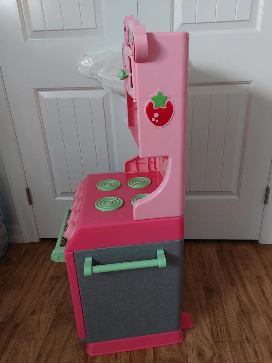 Strawberry Shortcake Play Kitchen - photo 3