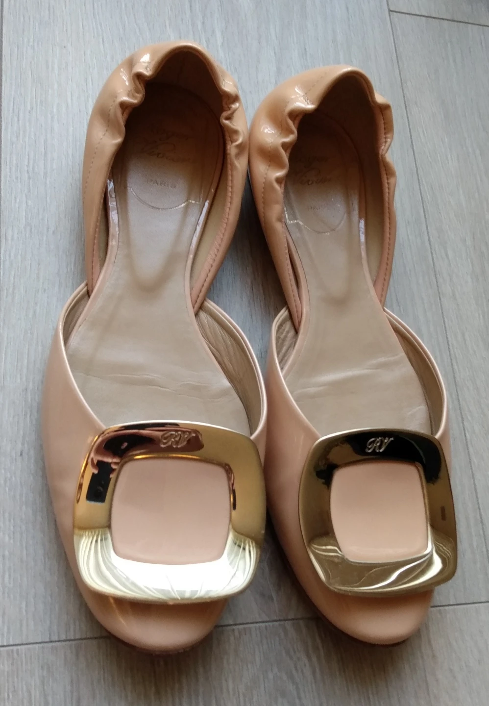 Roger Vivier Patent Leather Flats Size 34 - photo 4