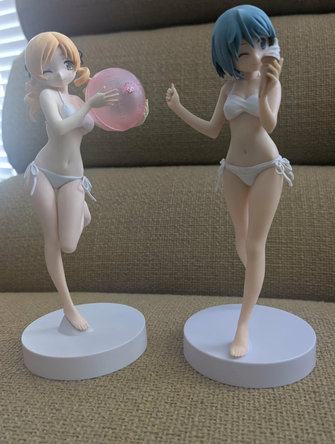 Anime Figures - White Bikini Beach Set