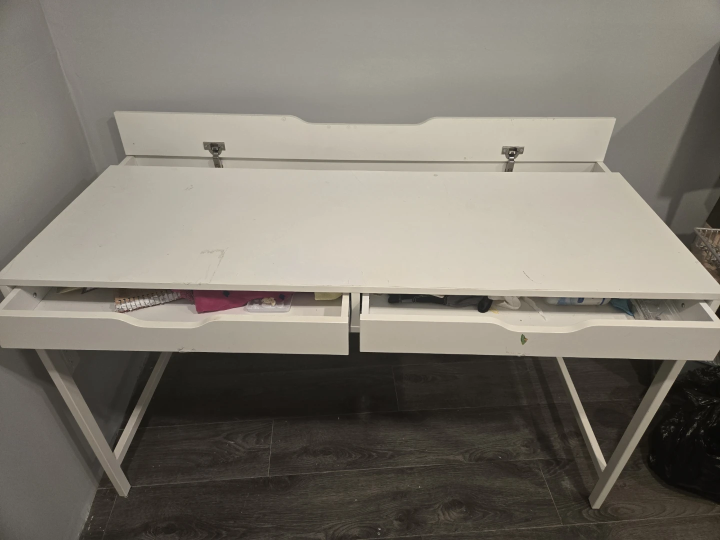 White Two-Drawer Desk - photo 2