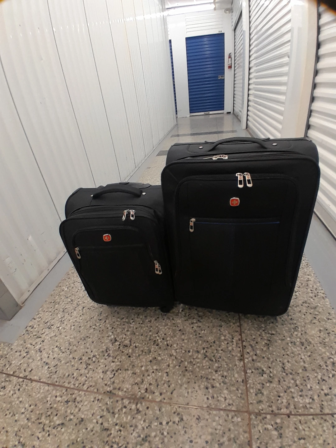 Swiss Gear Luggage Set - Black Size 26x9CM & 21x9 CM