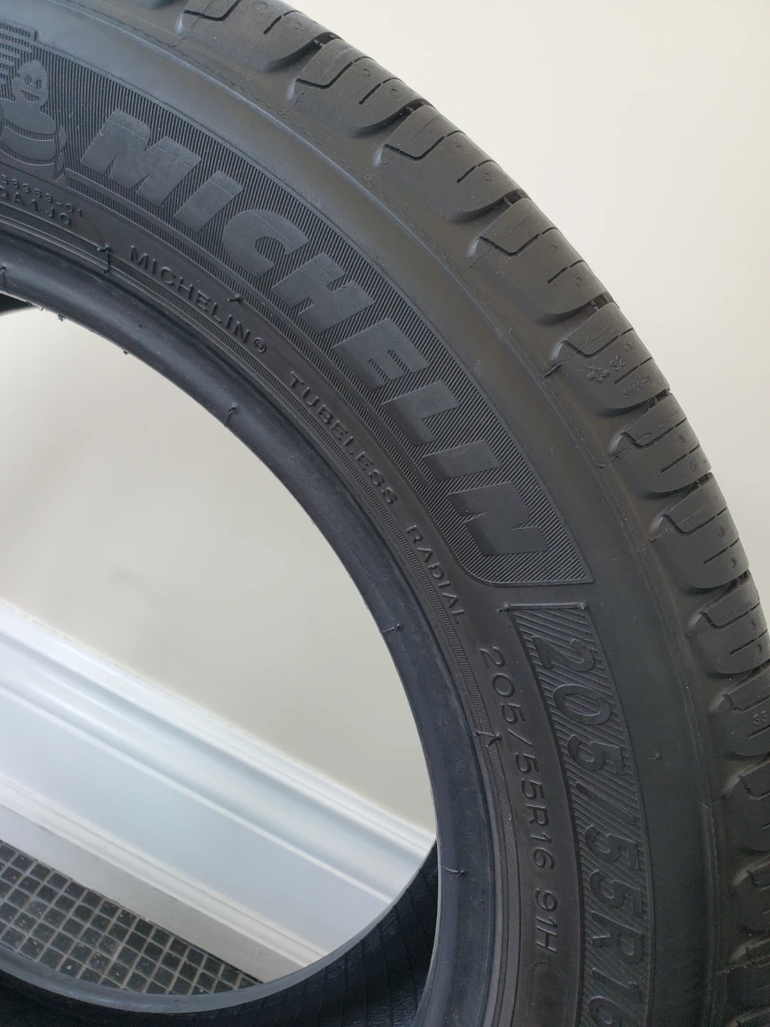 205/55R/16 Michelin Defender Tires - photo 5