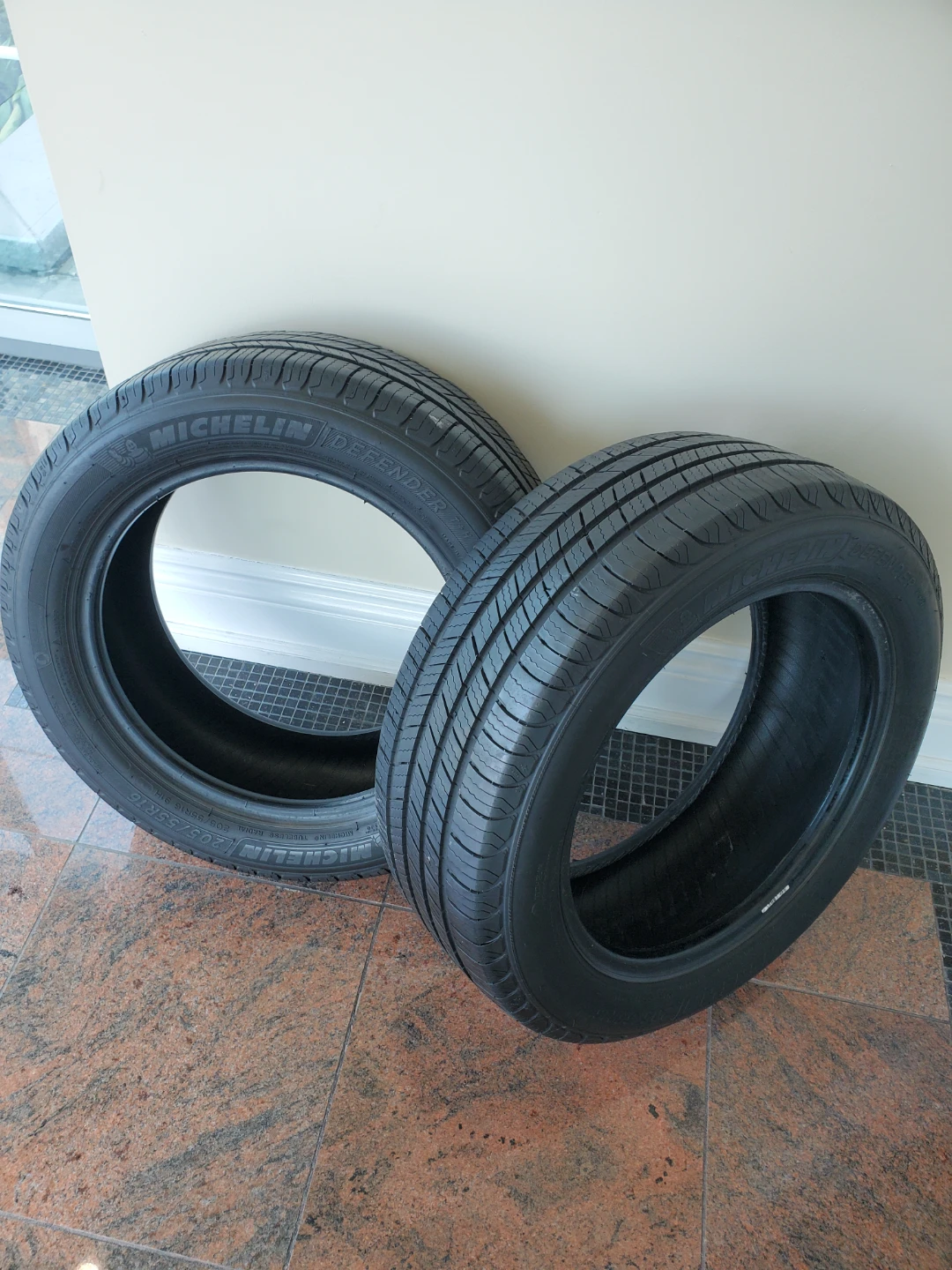 205/55R/16 Michelin Defender Tires