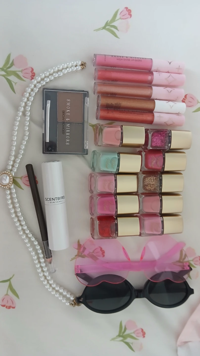 beauty Items collection gloss & nail polish