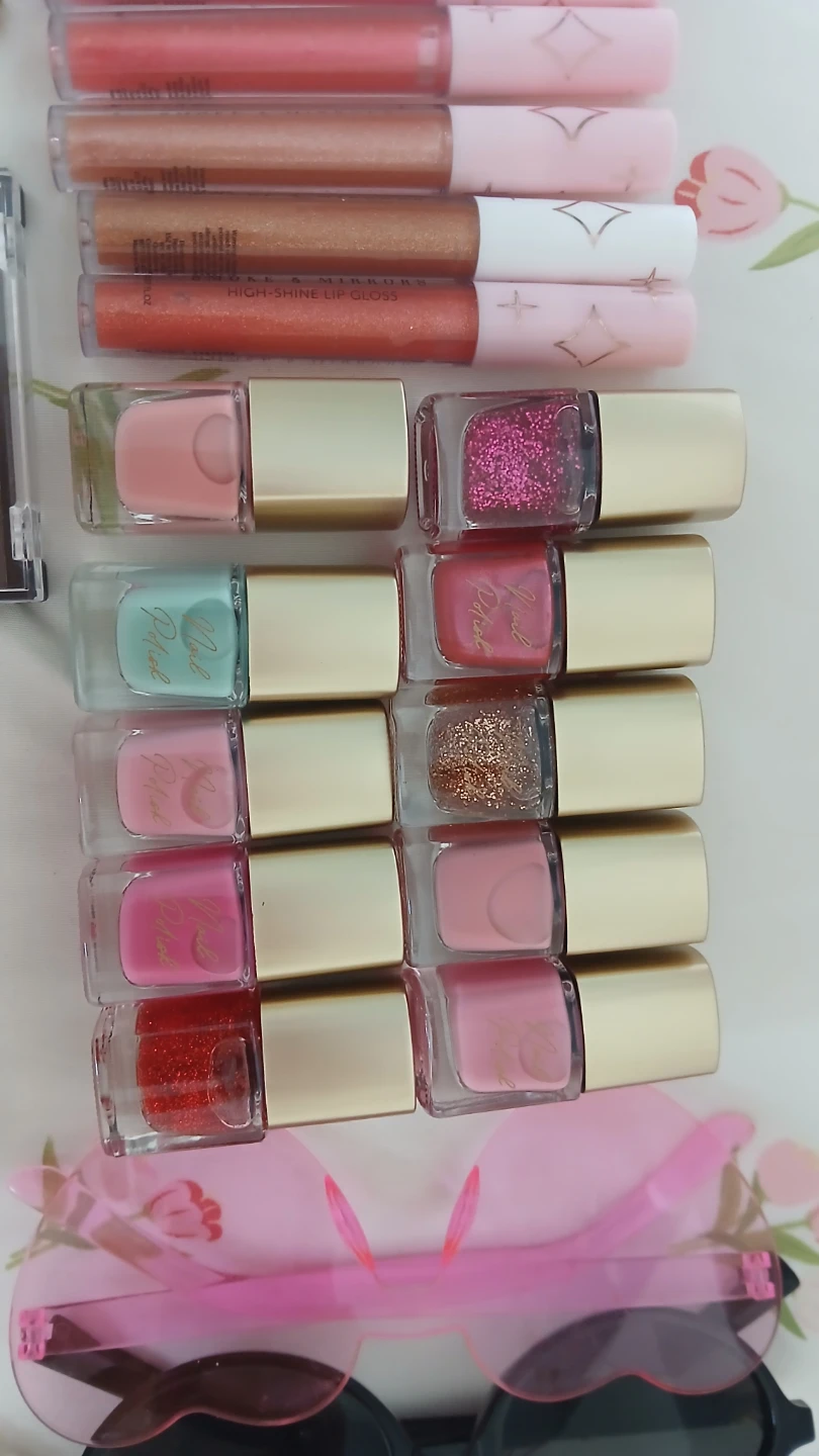 beauty Items collection gloss & nail polish - photo 3