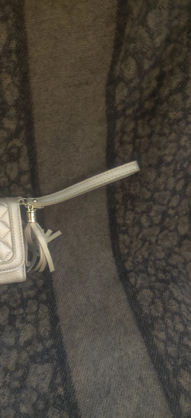 Guess Quilted Wallet Wristlet - photo 4