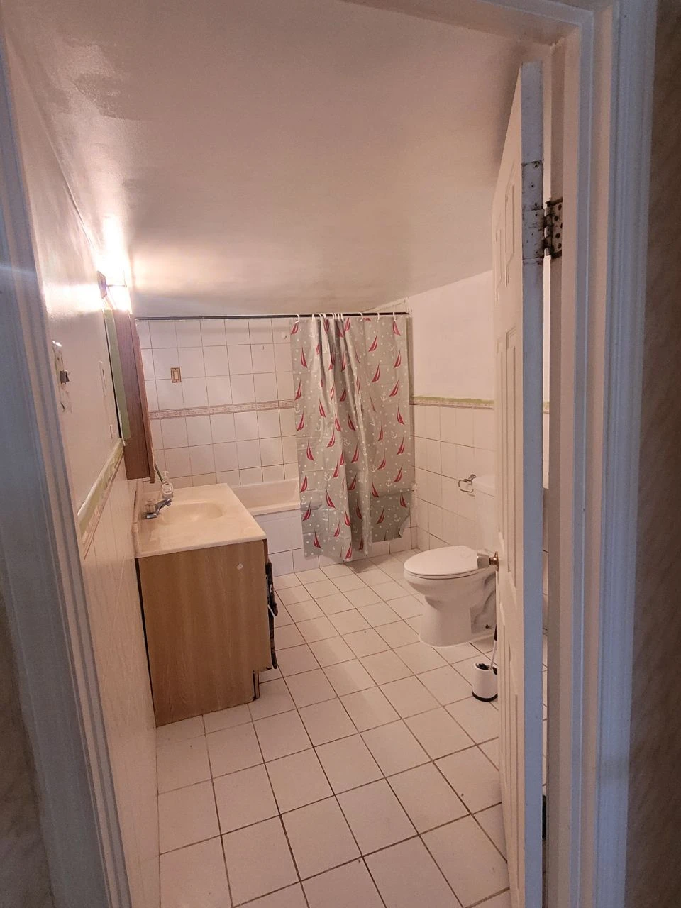 Spacious Basement for Rent - photo 2
