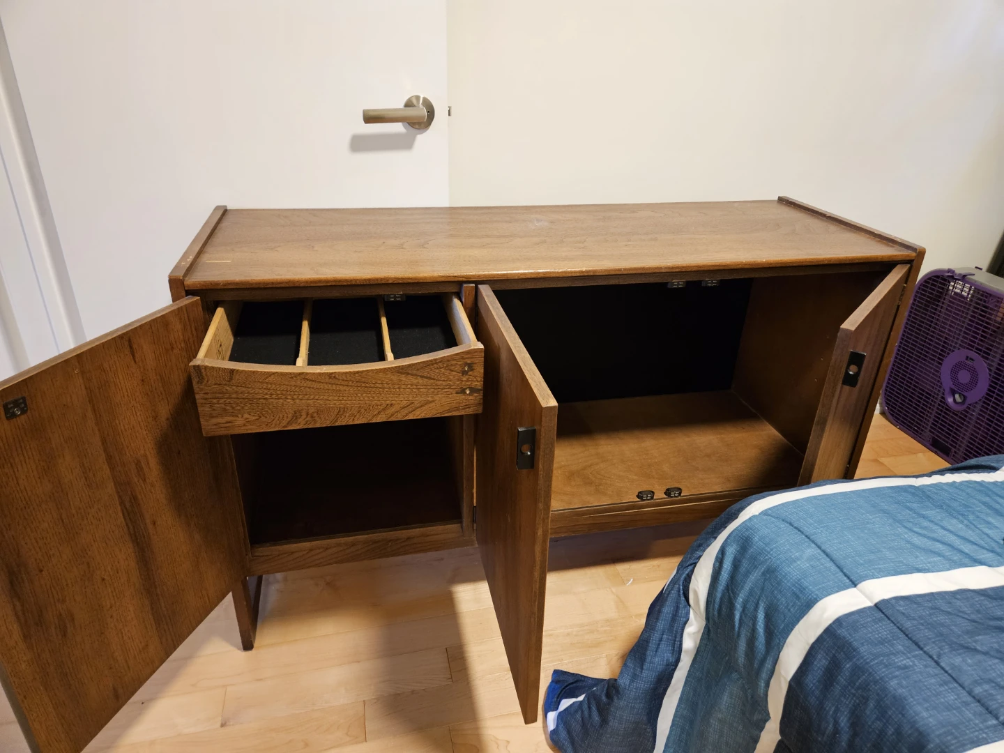 Solid Wood Sideboard Cabinet with Drawer - photo 3