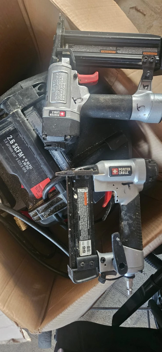 PORTER+CABLE Combo Kit Air Compressor with 2 Nailer