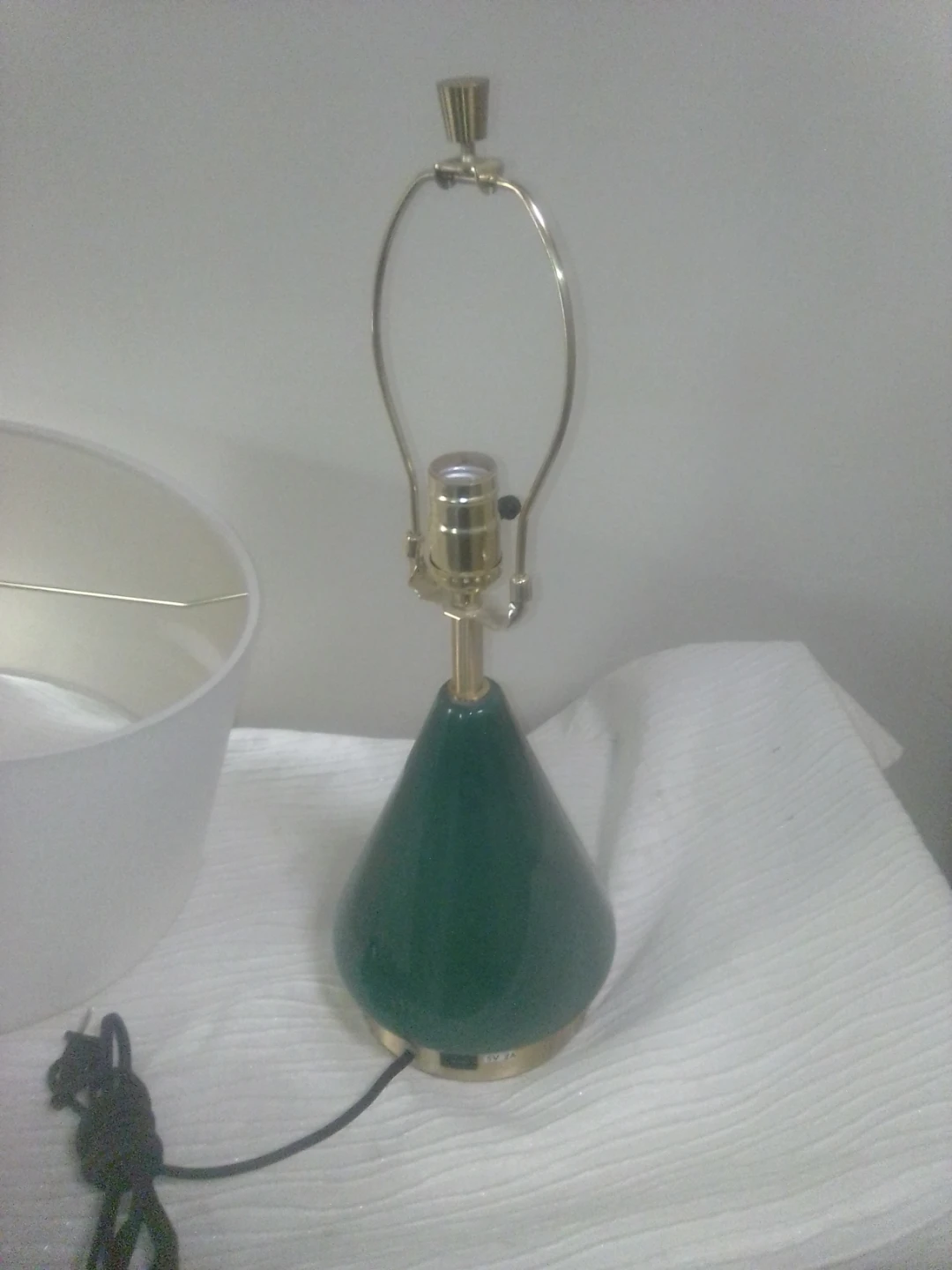 Green Ceramic Table Lamp with USB Port - photo 2