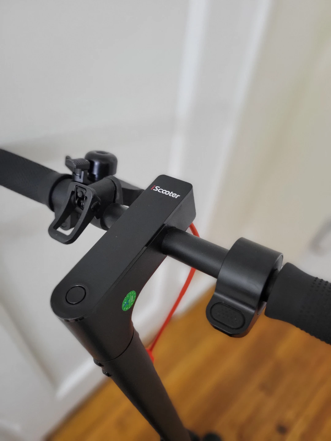 iScooter i9M Foldable Commuting Electric Scooter - photo 2