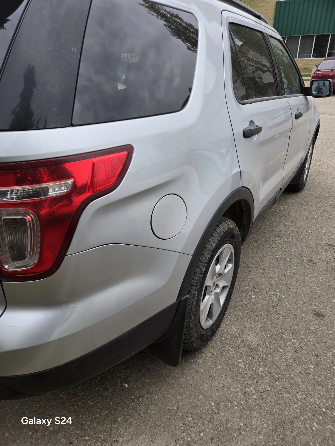 2014 Silver Ford Explorer AWD - photo 4