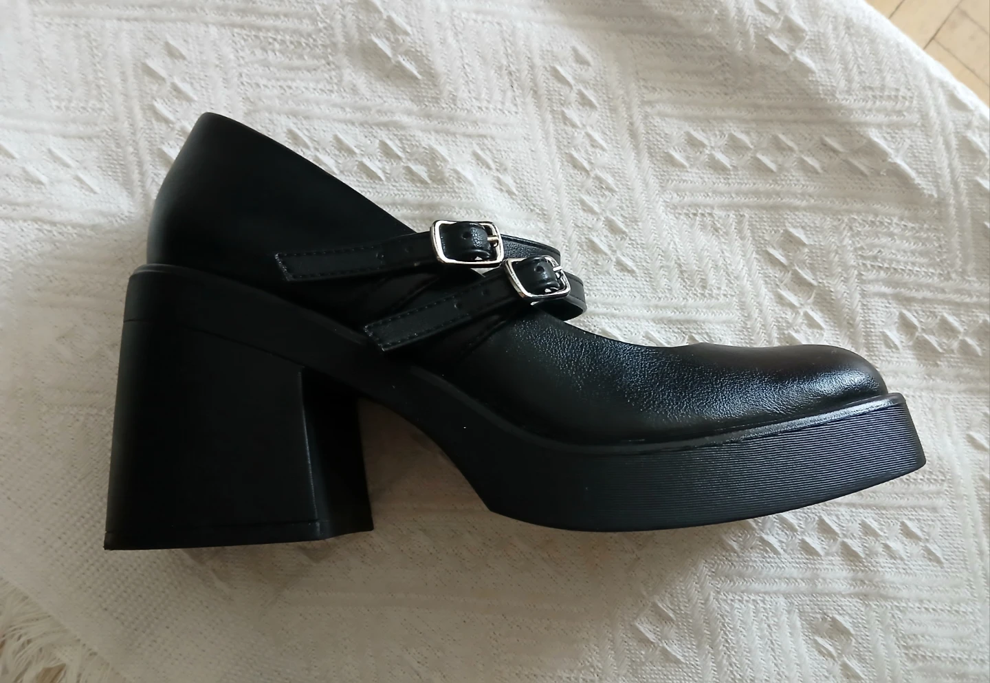 Cute black heel (call it spring) - photo 4