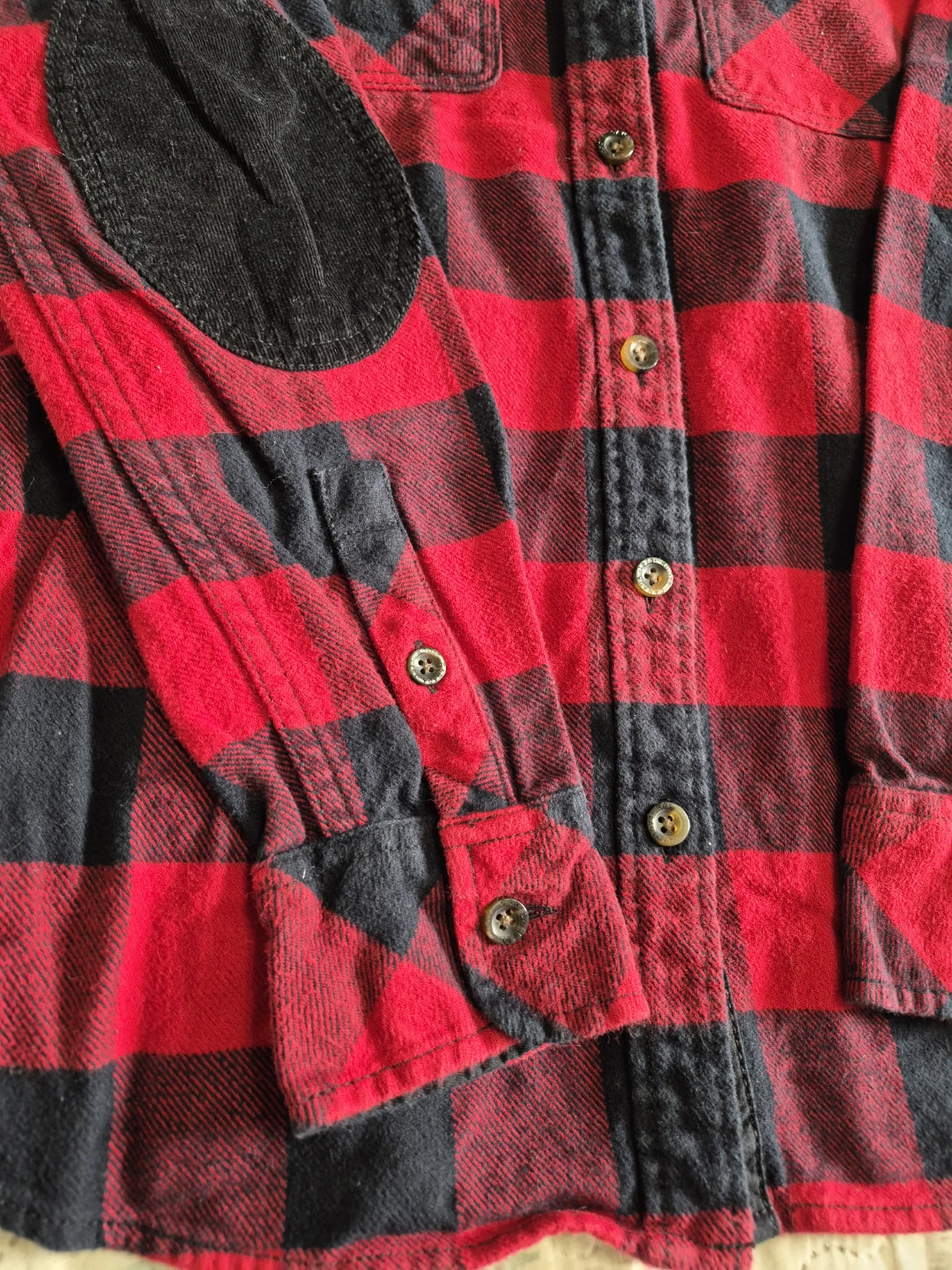 Ladies Size Small Roots Red Black Plad Button Up Shirt - photo 3
