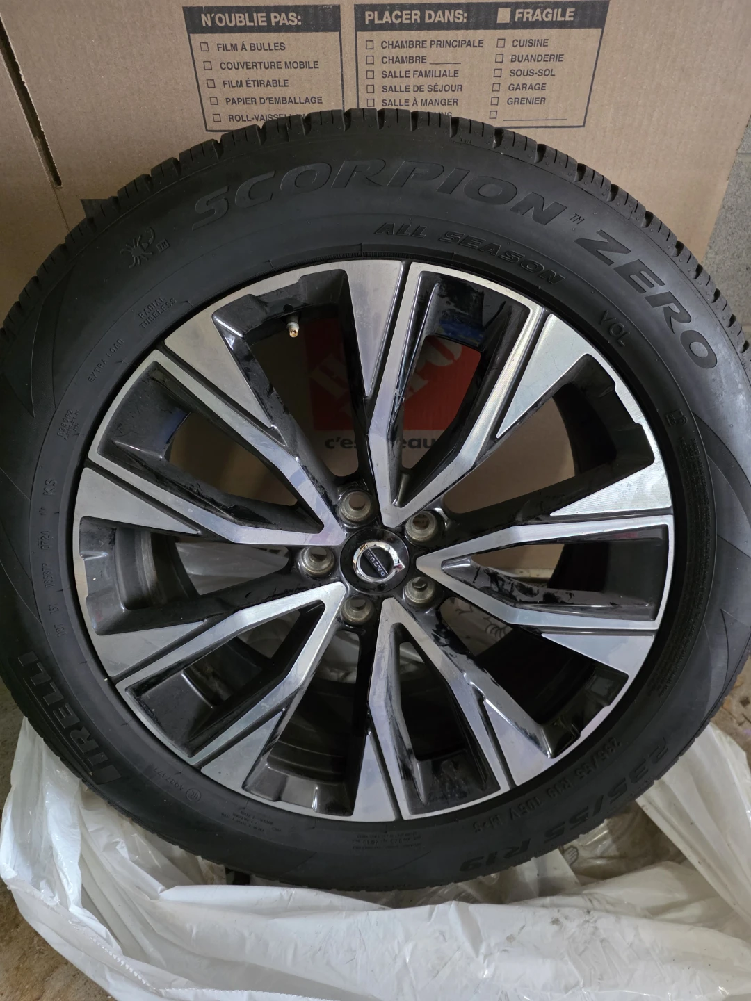 Pirelli Scorpion Zero All Season Tire 255/55R19 Volvo XC60