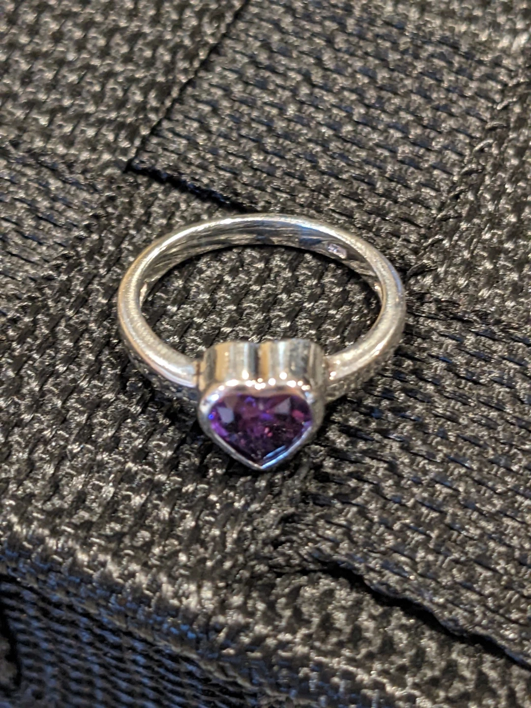 Size 8 Sterling Silver Heart Shaped Amethyst Ring - photo 2