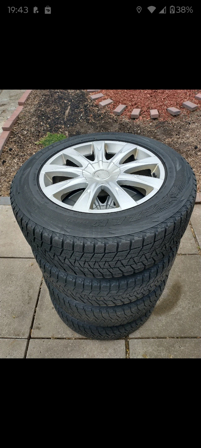 235/65/18 tires & aluminum rims, 5x114,3