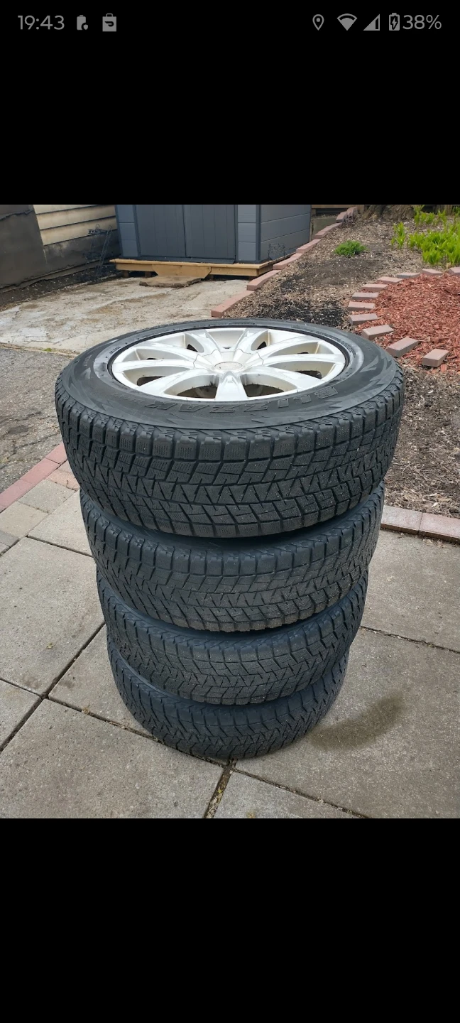 235/65/18 tires & aluminum rims, 5x114,3 - photo 2