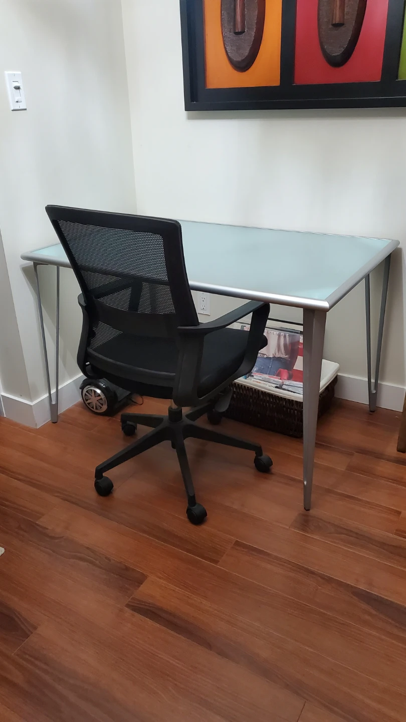 Black Mesh Office Chair & Table - photo 3