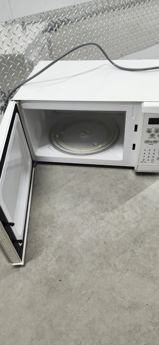 Microwave - photo 2