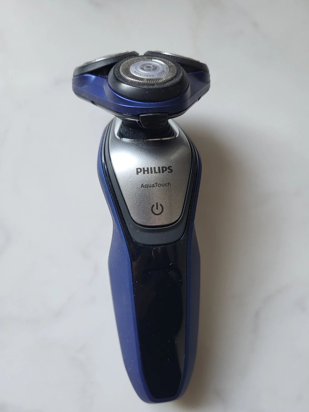 Philips AquaTouch Electric Shaver - photo 4