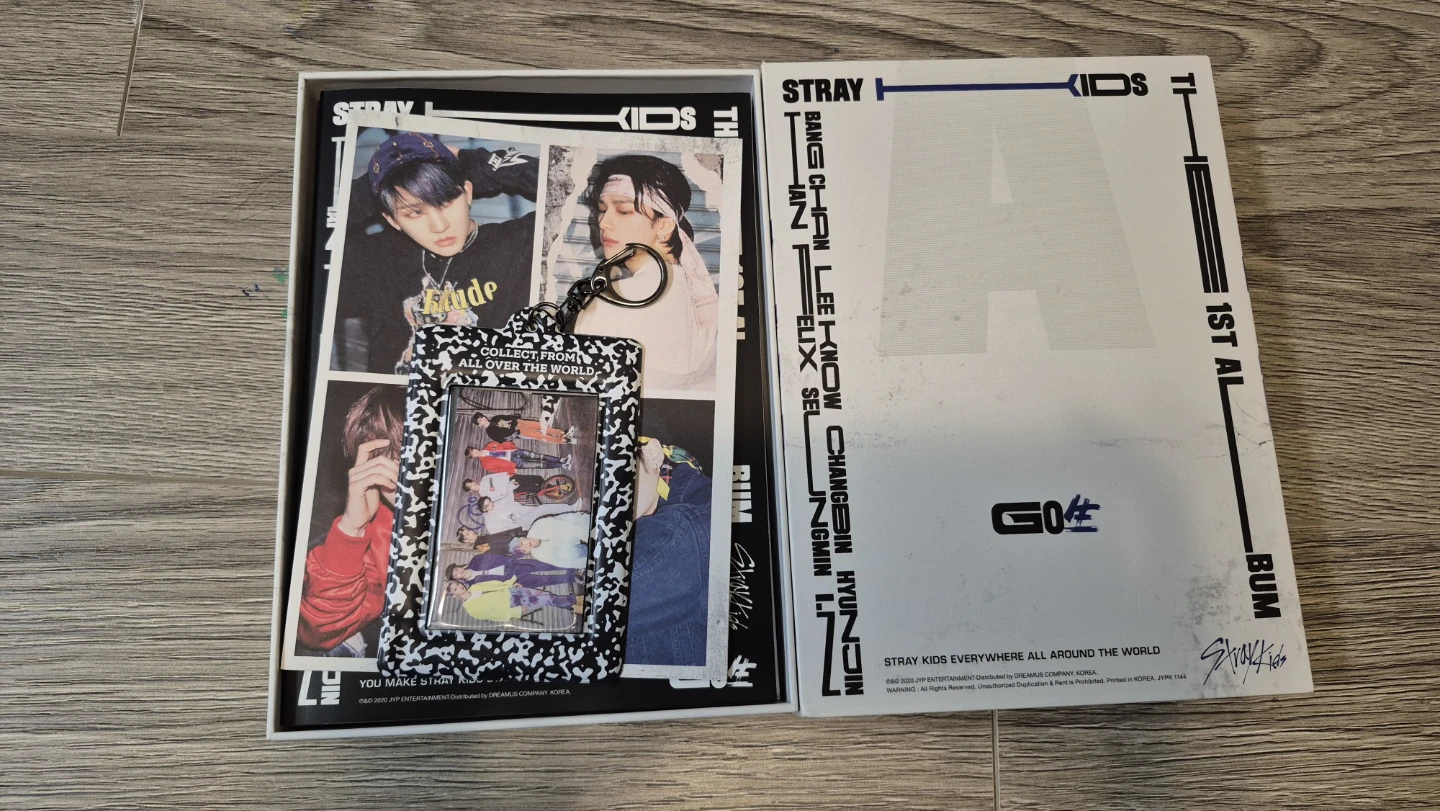 Stray Kids GO LIVE 1st Album Photobook & CD Set
