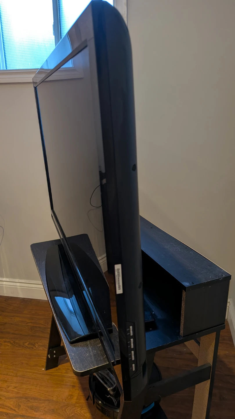 46" Insignia 1080p Flat Screen TV - photo 5