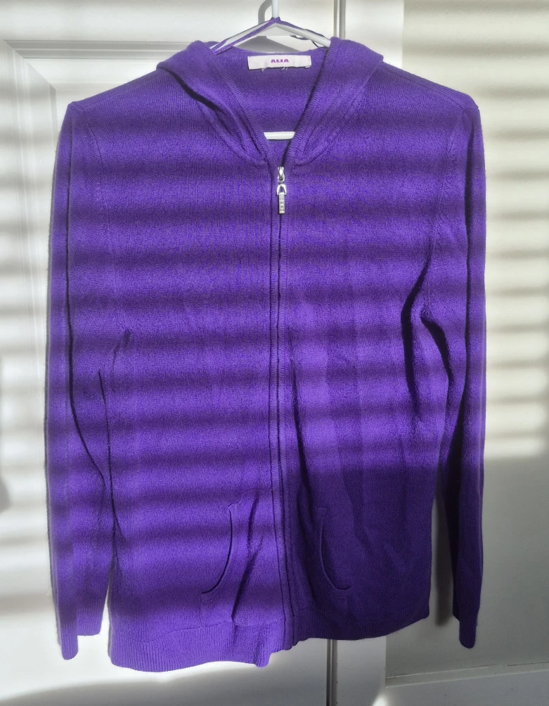 Purple Zip-Up Hoodie. Size L.
