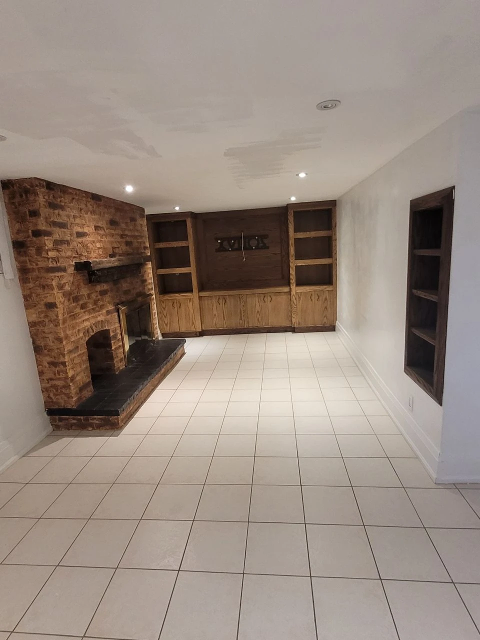 Basement for Rent in Richmond Hill
