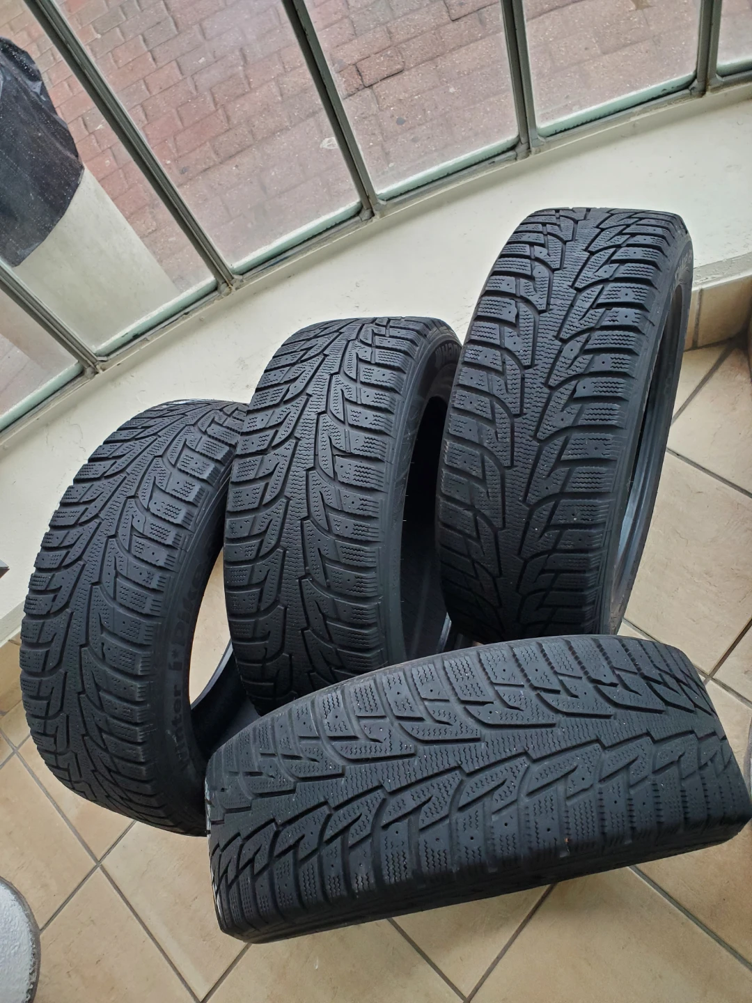205/55/16 Hankook  i*Pike RS Winter Tires