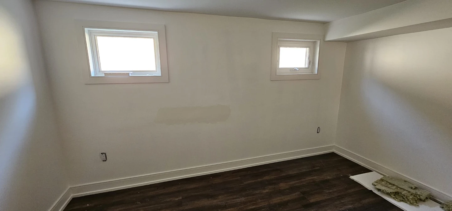 Newly Renovated Walkout Basement Apartment - photo 4