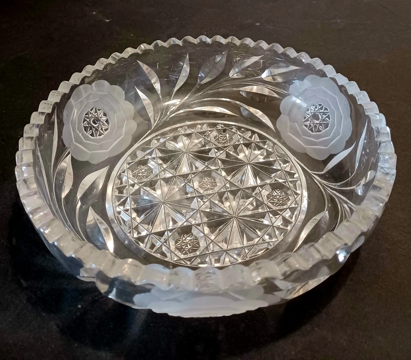 Antique American Brilliant Intaglio-engraved Roses Bowl - photo 2