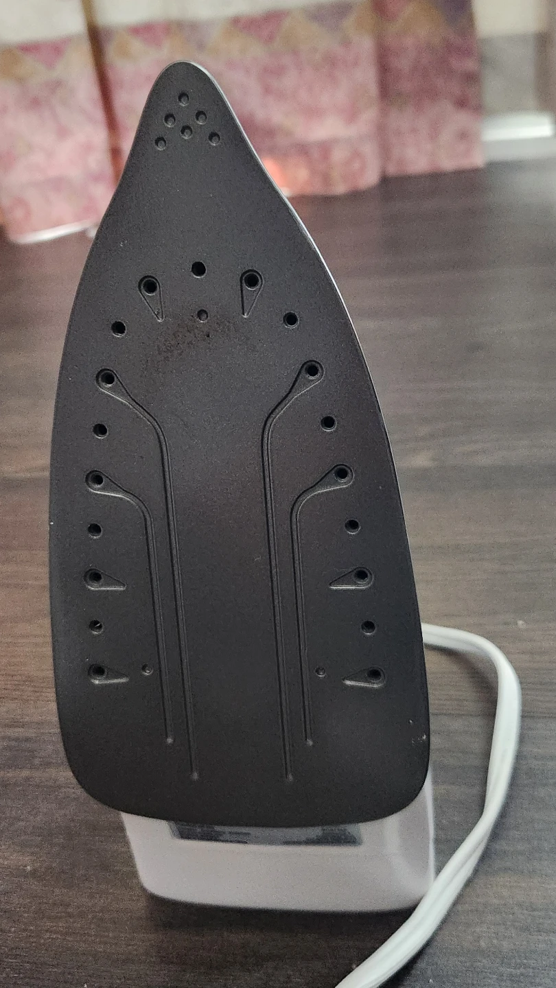 BLACK+DECKER EvenSteam Iron - photo 4