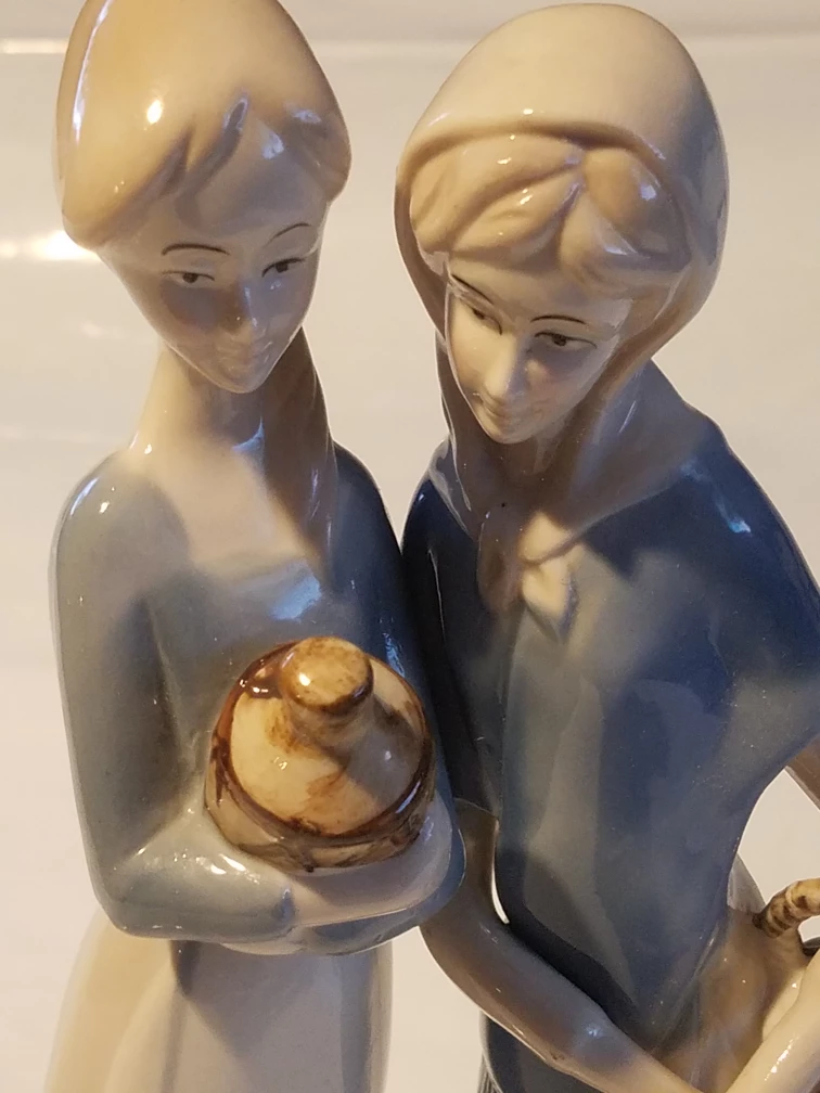 Vintage Ceramic Figurines of Two Women - photo 2