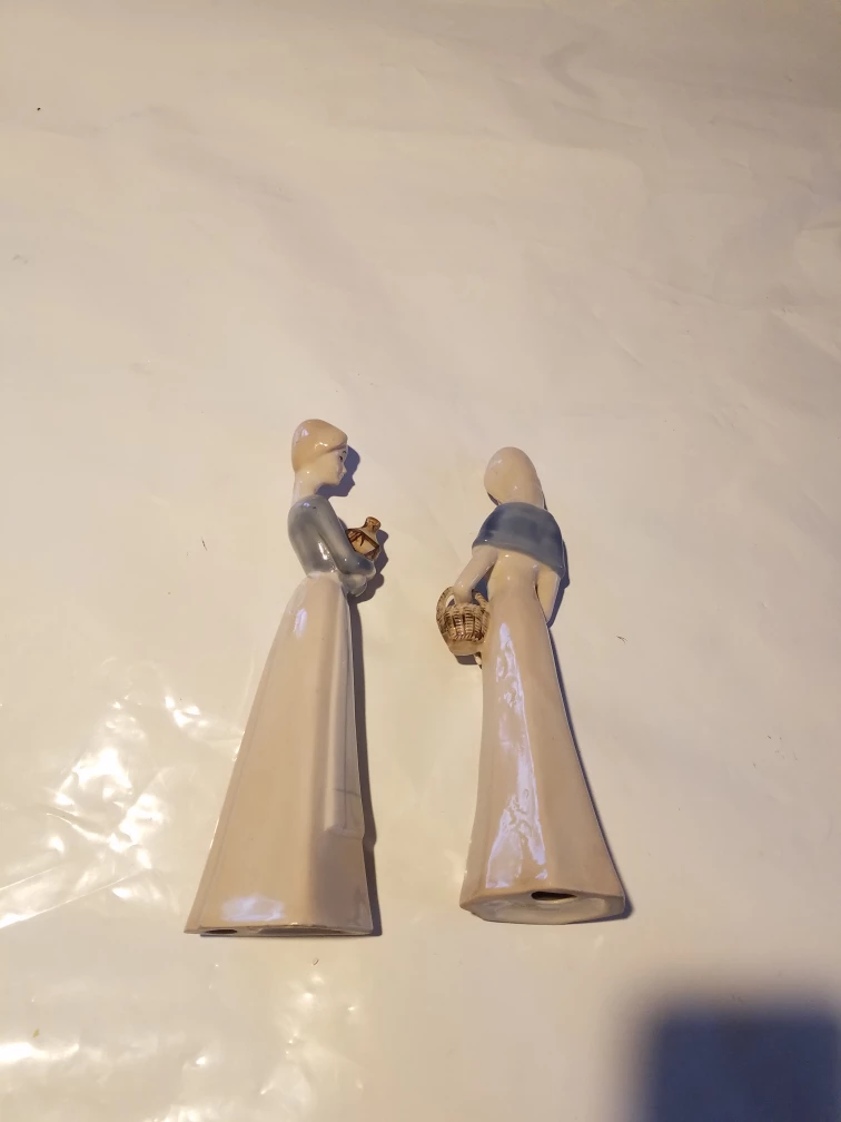 Vintage Ceramic Figurines of Two Women - photo 4
