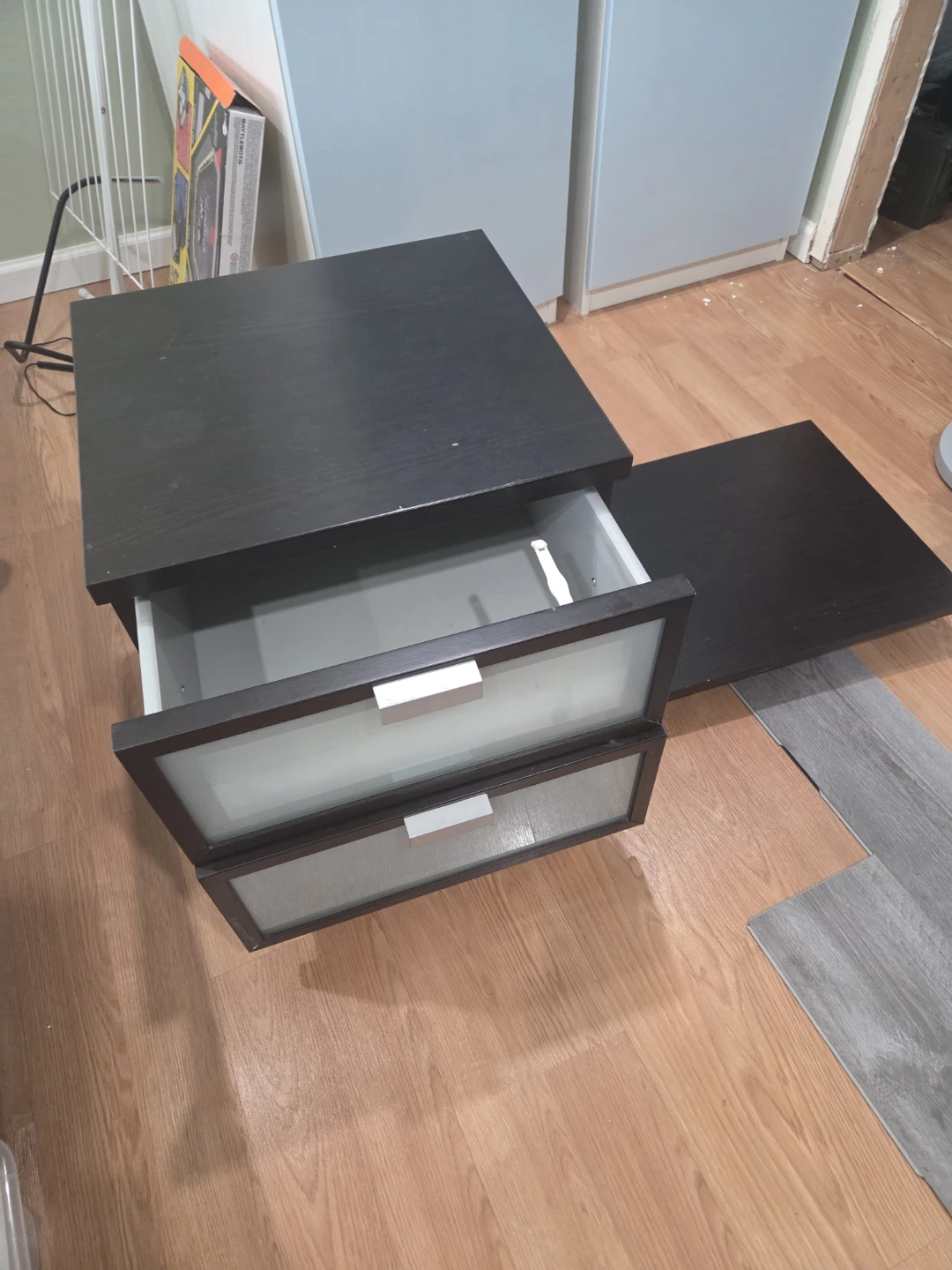 Dark Wood Nightstand with 2 Frosted Glass Drawers - photo 3