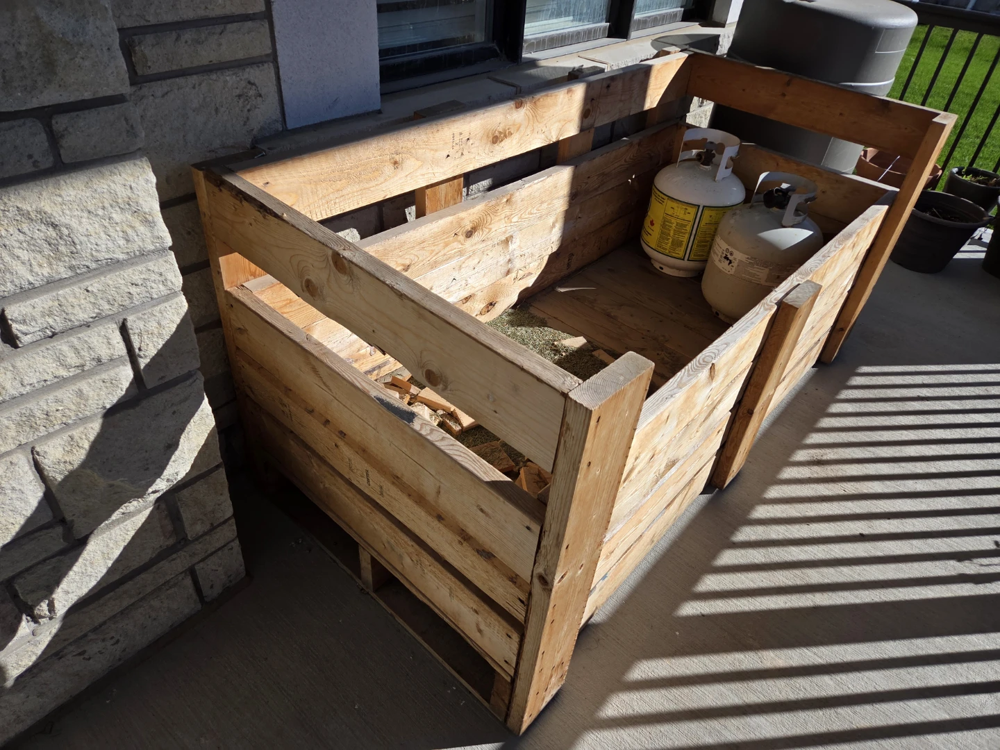 Wooden Pallet Bin