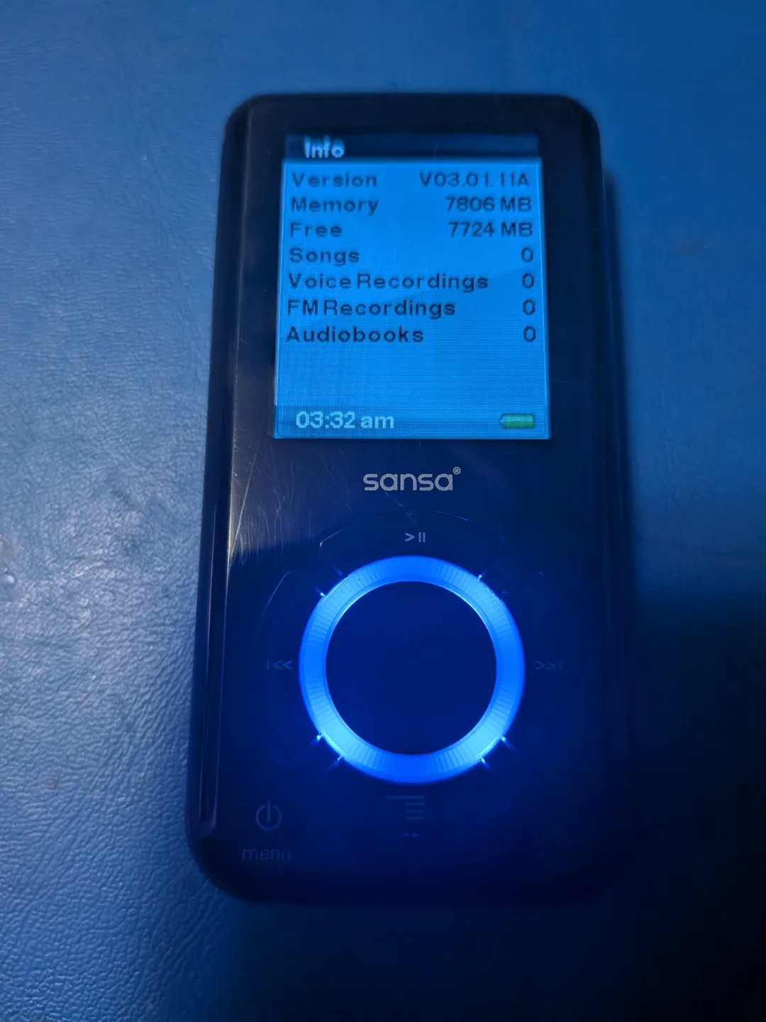 SanDisk Sansa mp3 player 8gb - photo 4