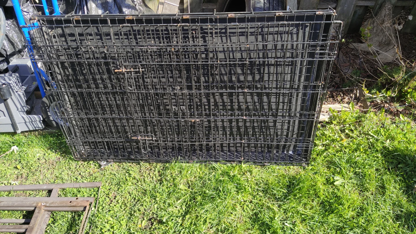 Large Black Metal Dog Crate with Tray