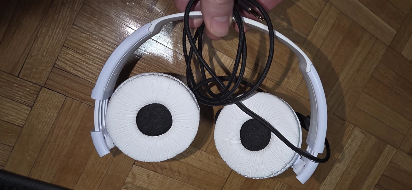 Sony White On-Ear Foldable Headphones - photo 4