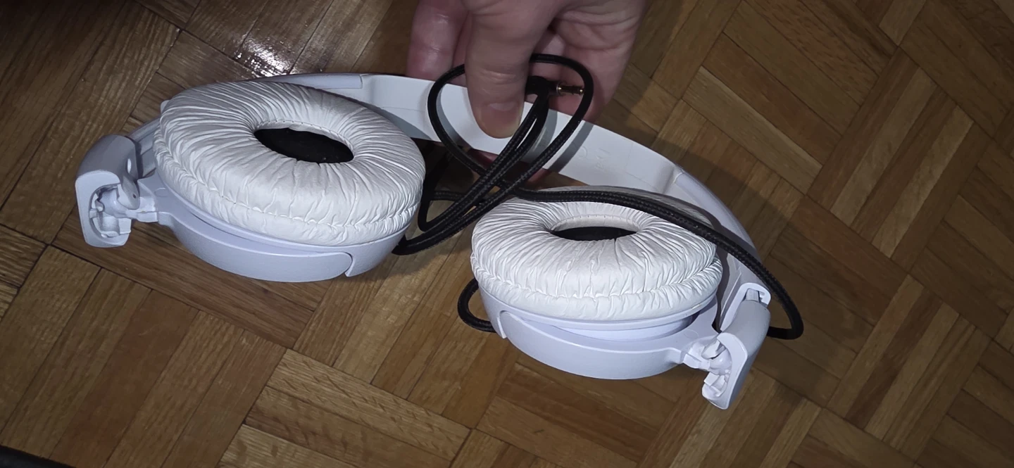 Sony White On-Ear Foldable Headphones - photo 5