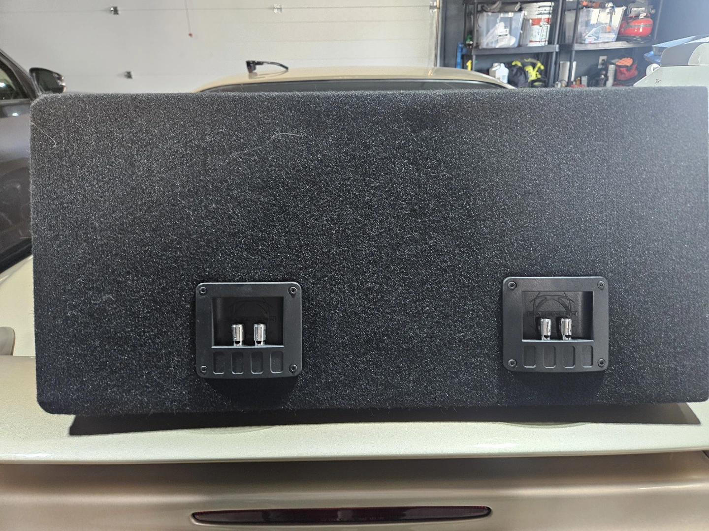Brand new dual 10in bassworks sealed enclosure - photo 2
