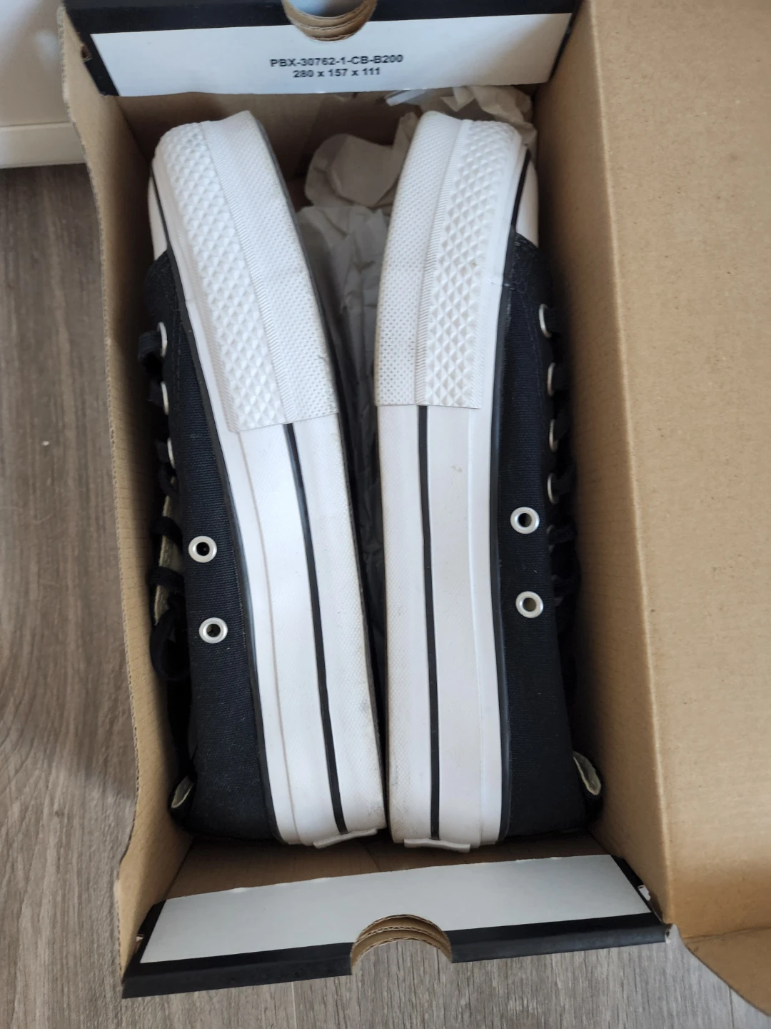 Converse Chuck Taylor All Star Low Top Sneakers - Black